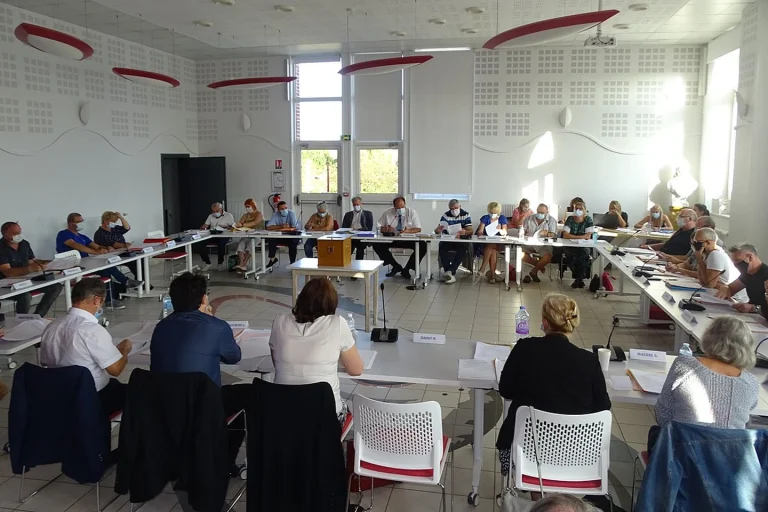 Réunion du conseil municipal de Somain le 17 septembre 2020, photographie documentaire.