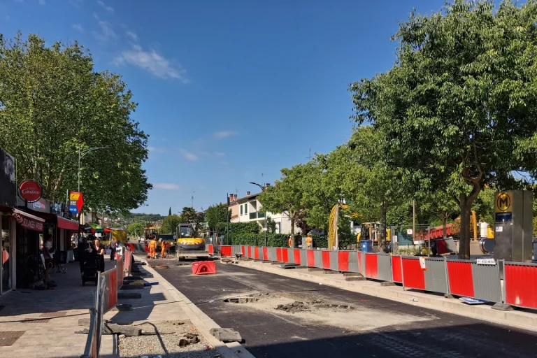 Chantier de voirie avenue Albert-Bedouce à Toulouse en mai 2026.